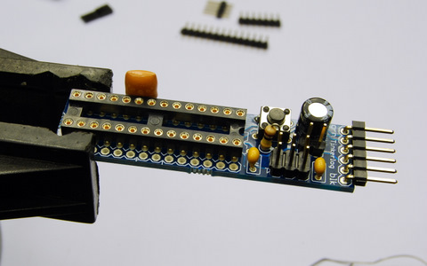 Insert the socket Insert the socket