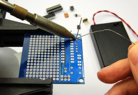Solder resistor and capacitors Solder resistor and capacitors
