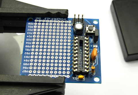 Insert jumper and 6-pin ISP header Insert jumper and 6-pin ISP header